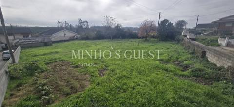 Terreno em gaveto (1500m2) p/ Construção - Salreu