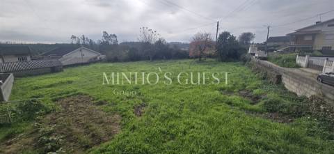 Terreno em gaveto (1500m2) p/ Construção - Salreu