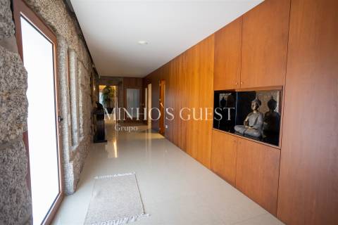 Moradia V4 de Luxo (650m2) Implantada em Terreno de 12500m2 - Souto, Guimarães - Braga, Guimarães