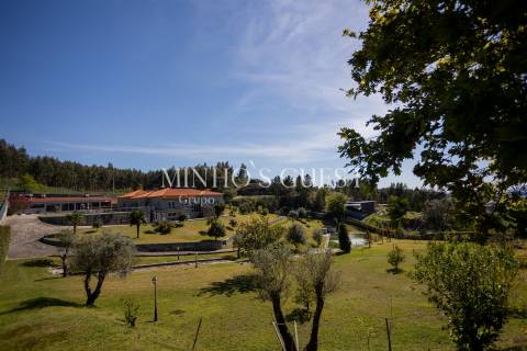 Moradia V4 de Luxo (650m2) Implantada em Terreno de 12500m2 - Souto, Guimarães - Braga, Guimarães