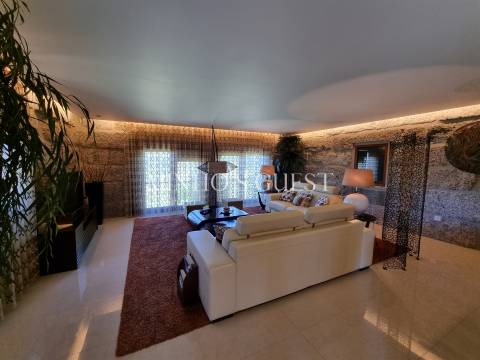 Moradia V4 de Luxo (650m2) Implantada em Terreno de 12500m2 - Souto, Guimarães - Braga, Guimarães