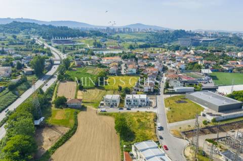 Loteamento composto por 5 lotes p/ construção moradias - Dume (Nova Arcada)
