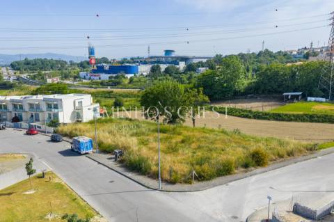 Loteamento composto por 5 lotes p/ construção moradias - Dume (Nova Arcada)