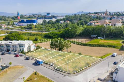 Loteamento composto por 5 lotes p/ construção moradias - Dume (Nova Arcada)
