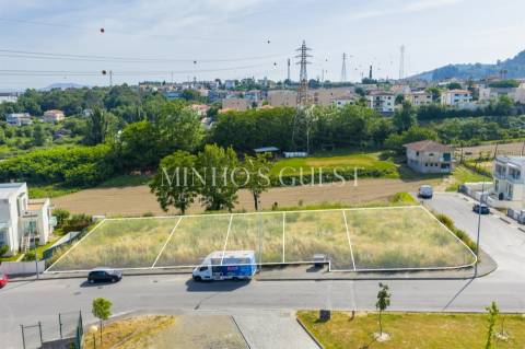 Loteamento composto por 5 lotes p/ construção moradias - Dume (Nova Arcada)