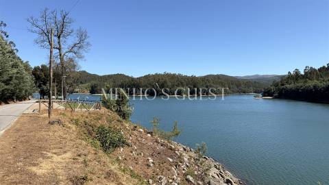 Moradia V3 Individual c/ Piscina e Vista para a barragem do Ermal, Vieira do Minho