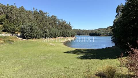 Moradia V3 Individual c/ Piscina e Vista para a barragem do Ermal, Vieira do Minho