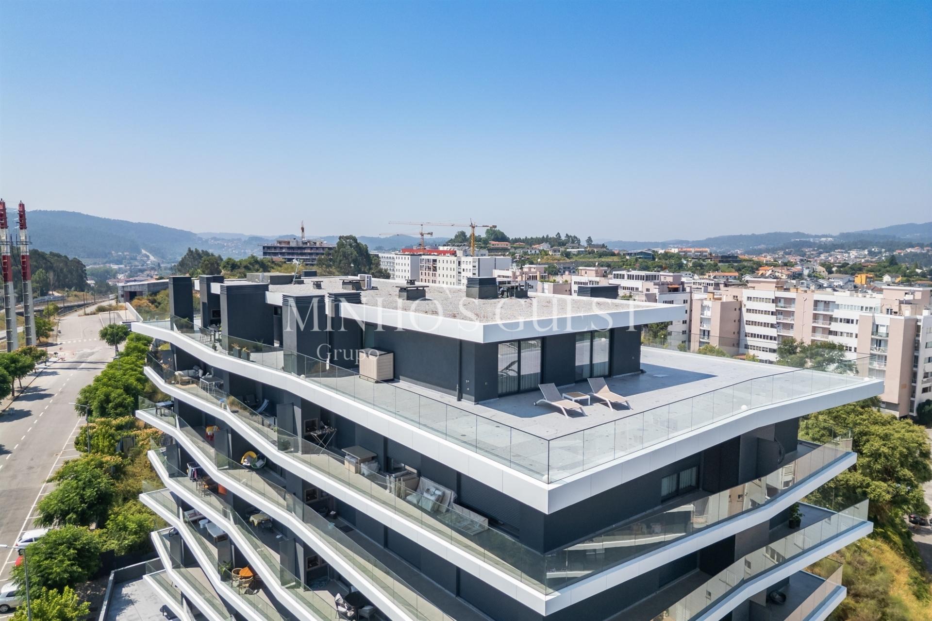Penthouse T4 (Pronta a Habitar) c/ 221m2 - Ferreiros Braga