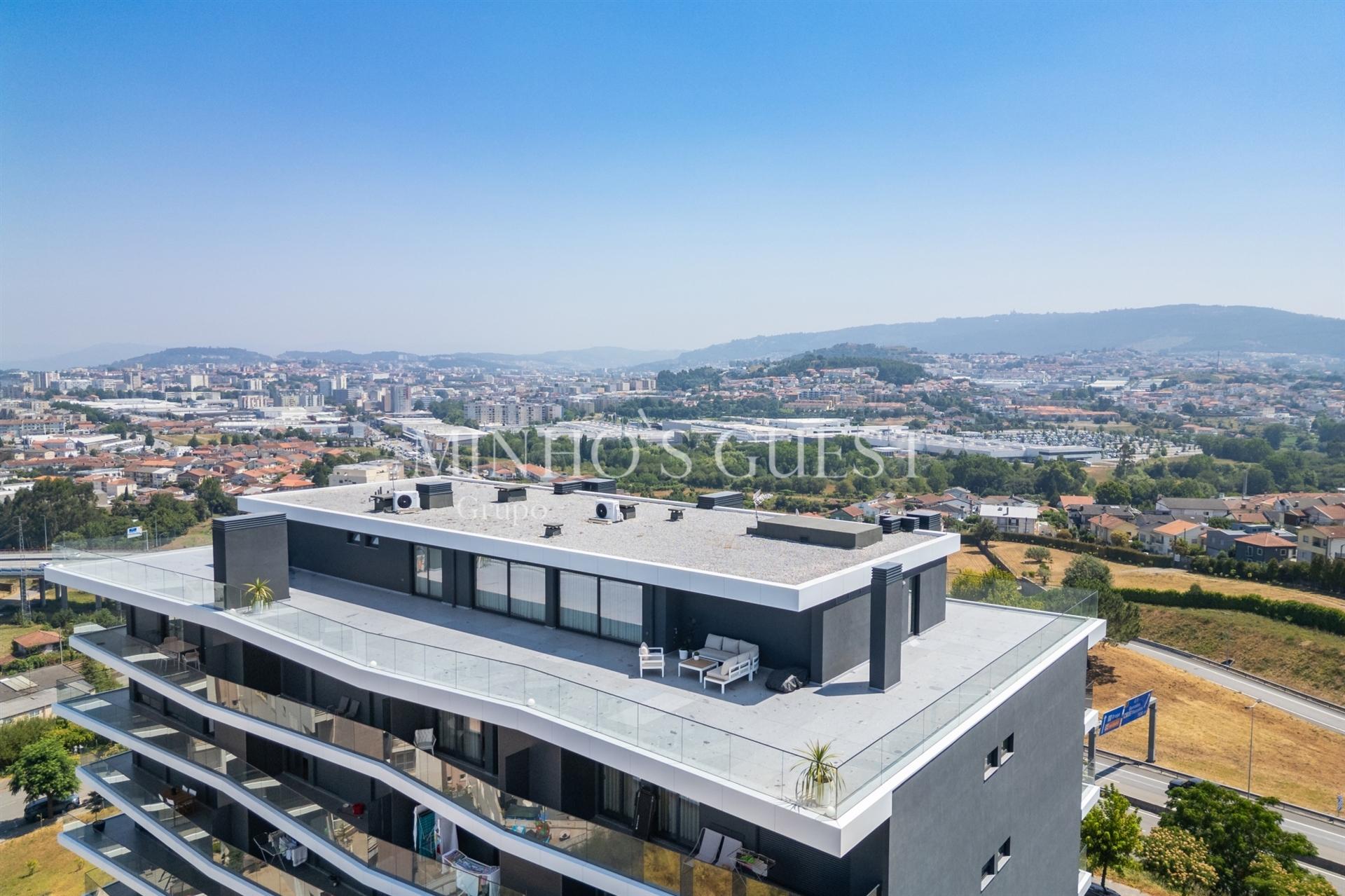 Penthouse T4 (Pronta a Habitar) c/ 221m2 - Ferreiros Braga