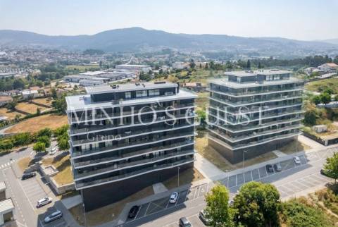 Penthouse T3 (211m2) c/ garagem para 10 carros - Ferreiros Braga