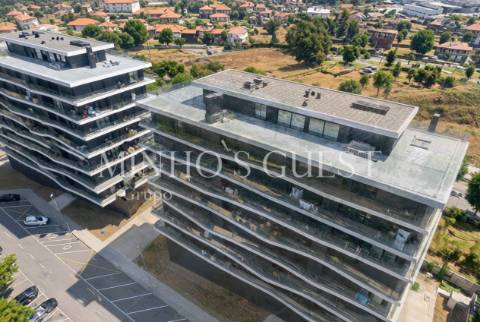 Penthouse T3 (211m2) c/ garagem para 10 carros - Ferreiros Braga