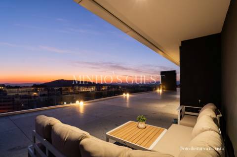 Penthouse T3 (211m2) c/ garagem para 10 carros - Ferreiros Braga