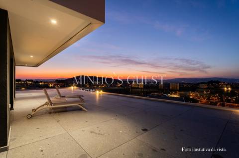 Penthouse T3 (211m2) c/ garagem para 10 carros - Ferreiros Braga