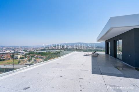 Penthouse T3 (211m2) c/ garagem para 10 carros - Ferreiros Braga