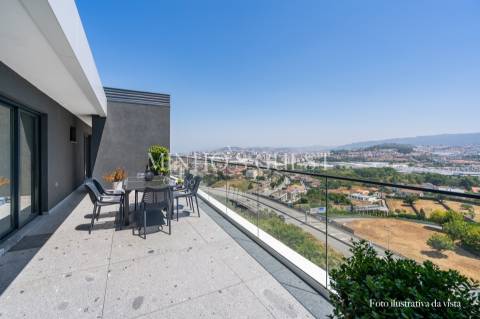 Penthouse T3 (211m2) c/ garagem para 10 carros - Ferreiros Braga