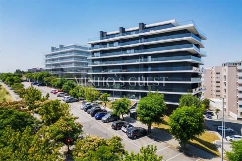 Penthouse T3 (211m2) c/ garagem para 10 carros - Ferreiros Braga