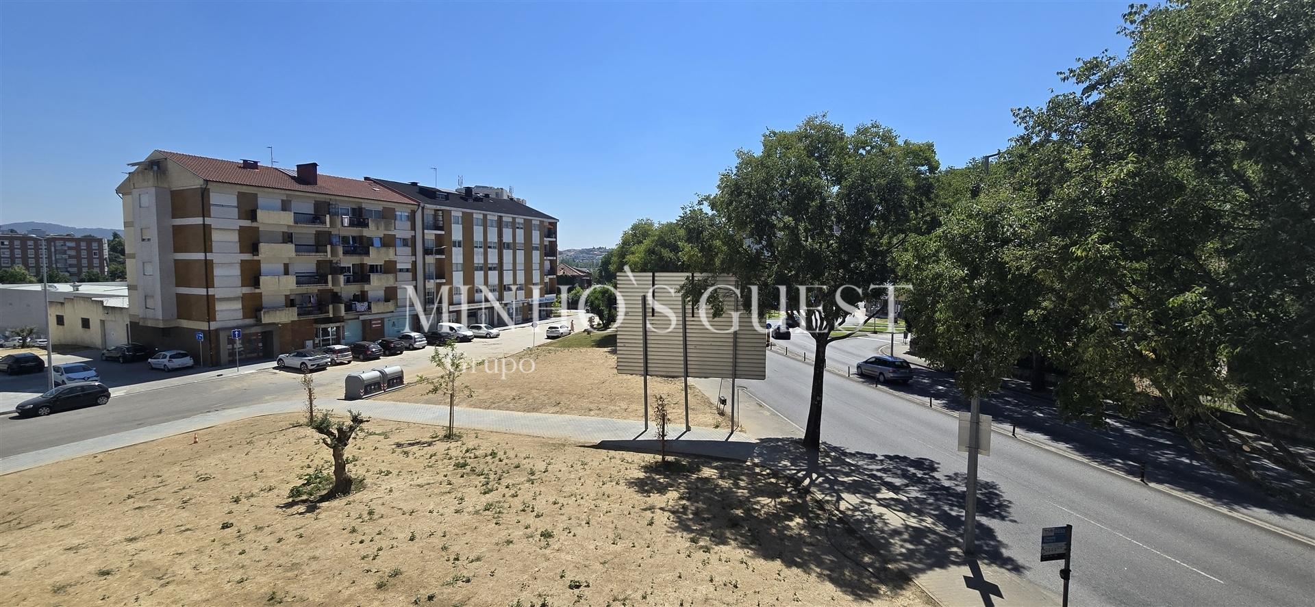 Apartamento T2 +1 Novo c/ elevador e lugar garagem - Maximinos, Braga