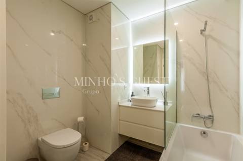 Apartamento T3 na 1ª Linha de Mar – Apúlia (Pronto a Habitar)