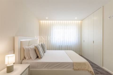 Apartamento T3 na 1ª Linha de Mar – Apúlia (Pronto a Habitar)