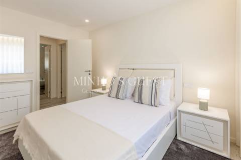 Apartamento T3 na 1ª Linha de Mar – Apúlia (Pronto a Habitar)