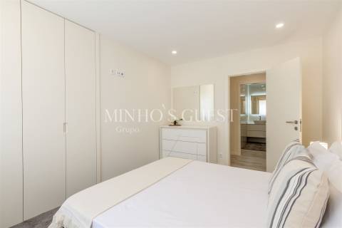 Apartamento T3 na 1ª Linha de Mar – Apúlia (Pronto a Habitar)