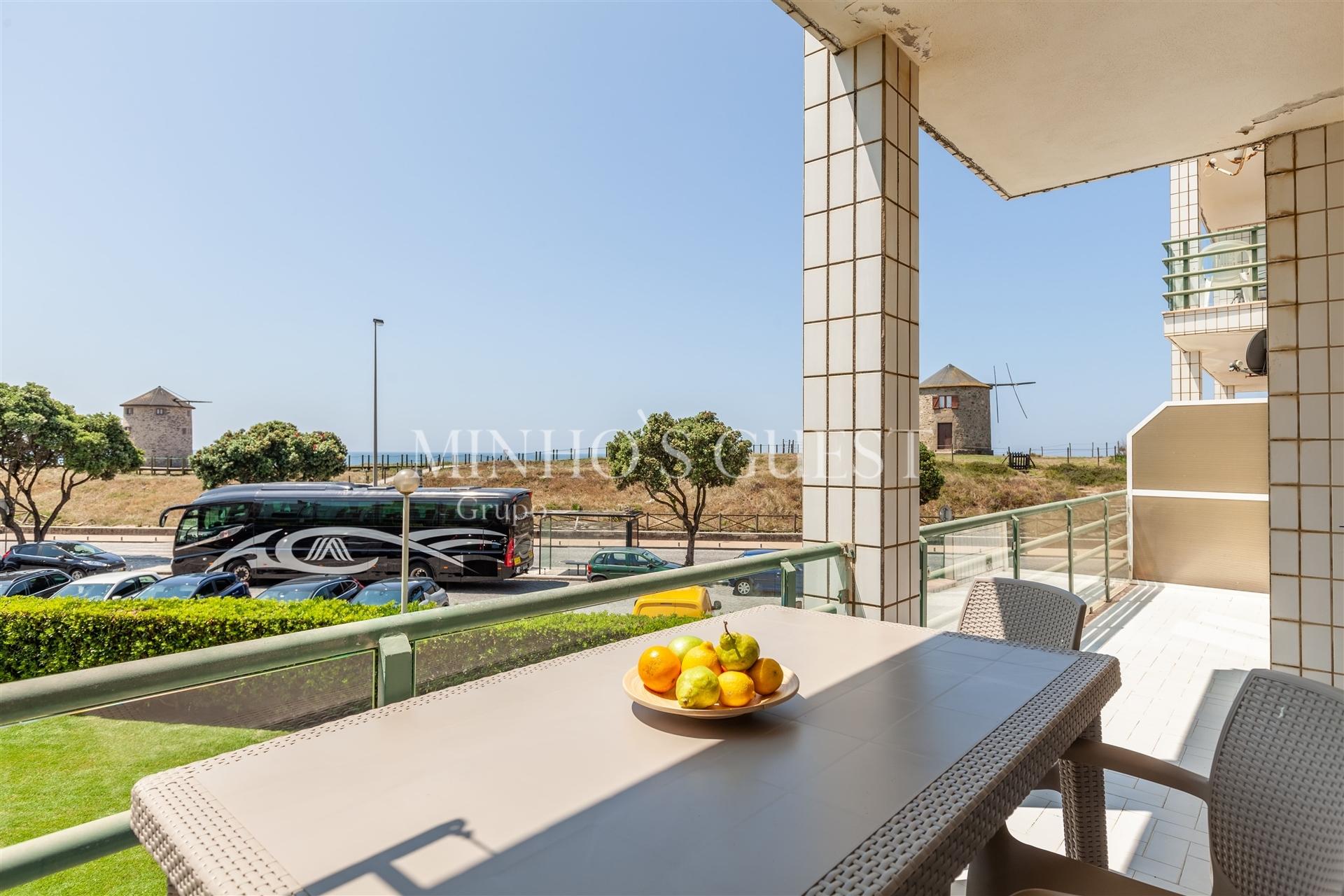 Apartamento T3 na 1ª Linha de Mar – Apúlia (Pronto a Habitar)
