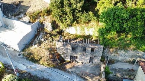 Moradia em Pedra c/2 pisos p/restauro junto á Barragem de Caniçada - Valdosende, Terras de Bouro