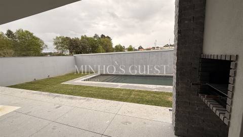 Moradias V3 em Condomínio de Luxo  – Palmeira