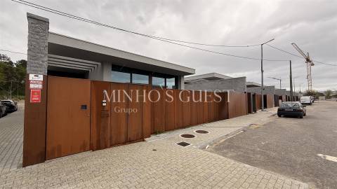 Moradias V3 em Condomínio de Luxo  – Palmeira