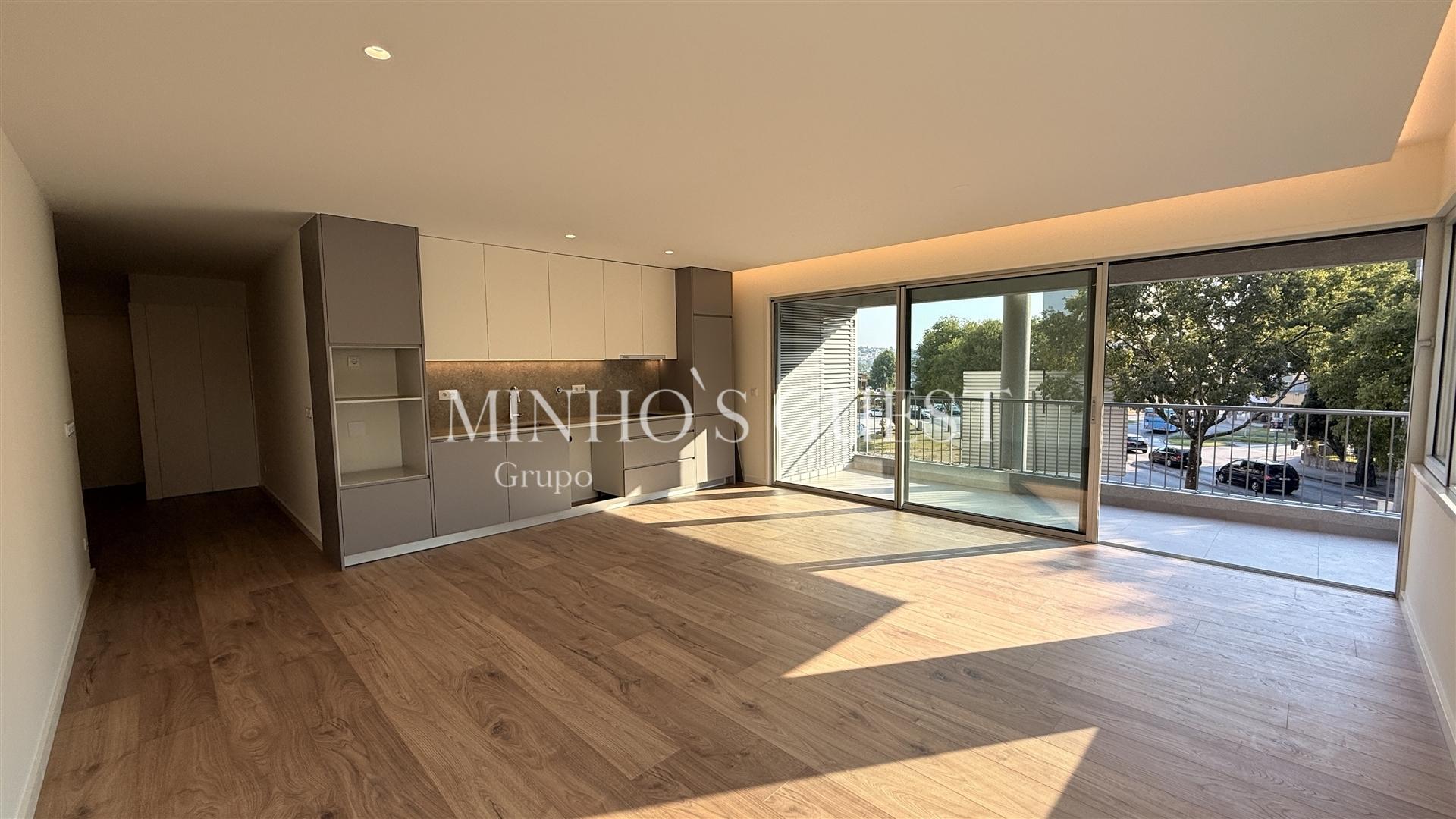 Apartamento T2 + 1 Novo c/ elevador e lugar garagem - Maximinos, Braga