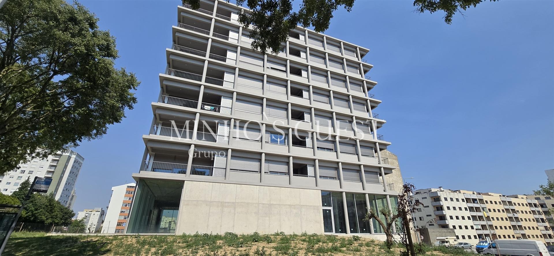 Apartamento T2 + 1 Novo c/ elevador e lugar garagem - Maximinos, Braga