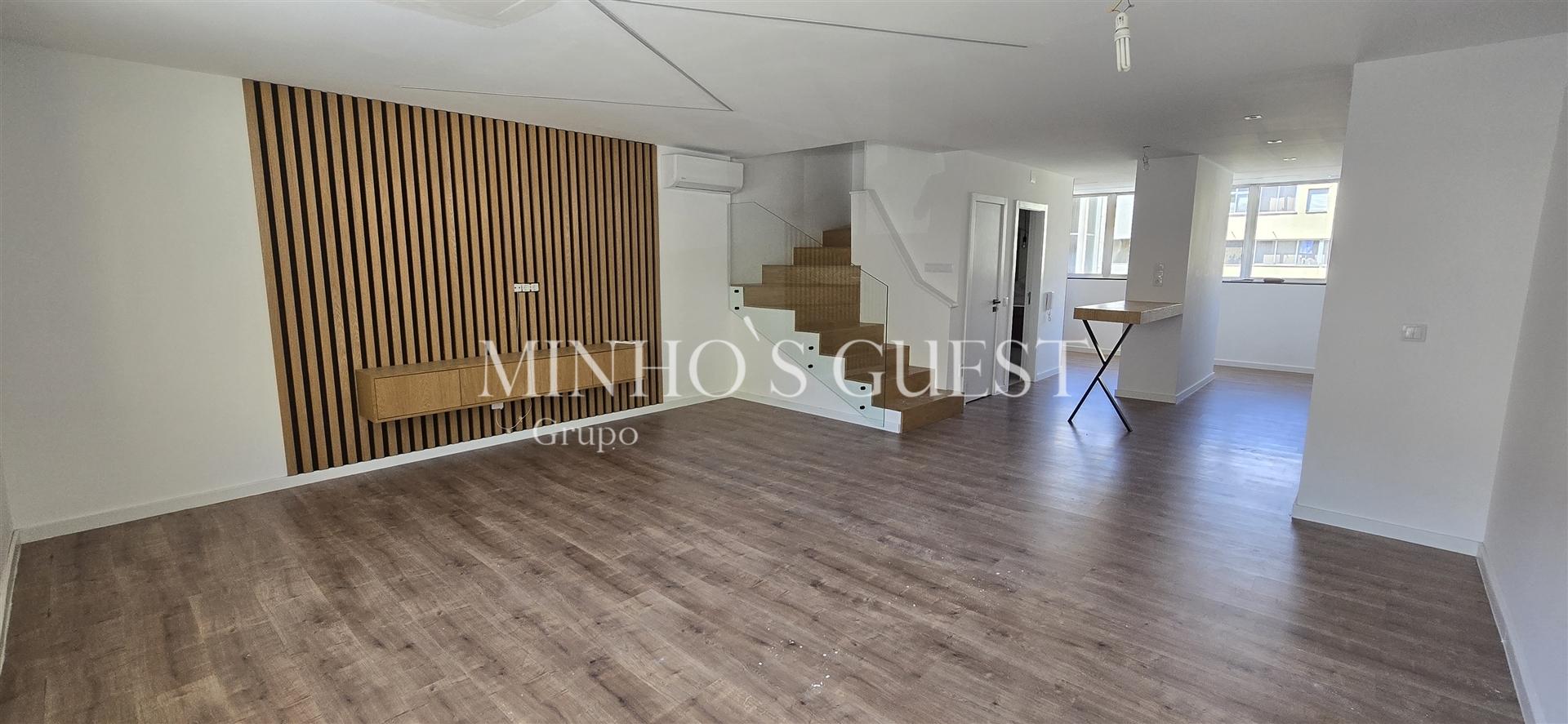 Apartamento T3 Duplex c/ 1 Suite, varanda e elevador - Real, Braga
