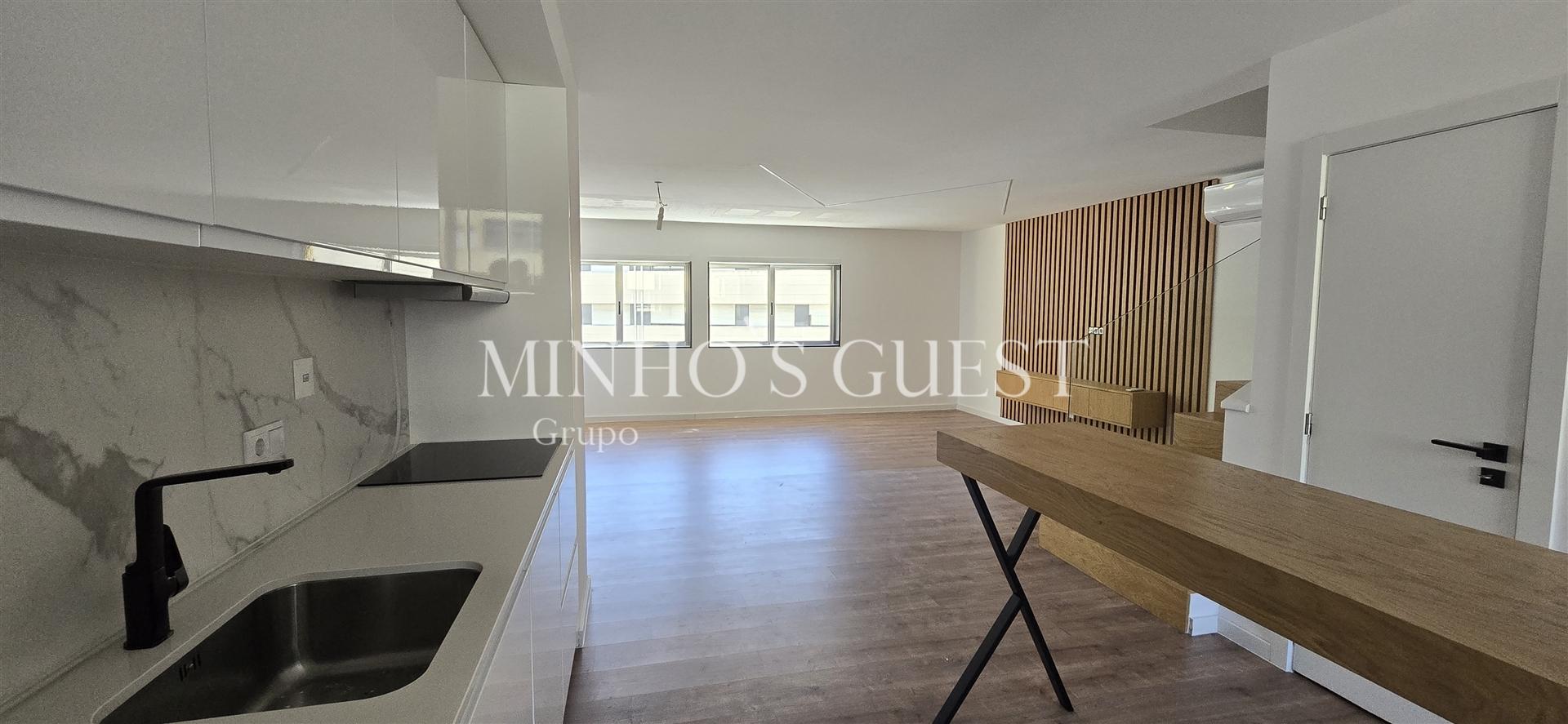 Apartamento T3 Duplex c/ 1 Suite, varanda e elevador - Real, Braga