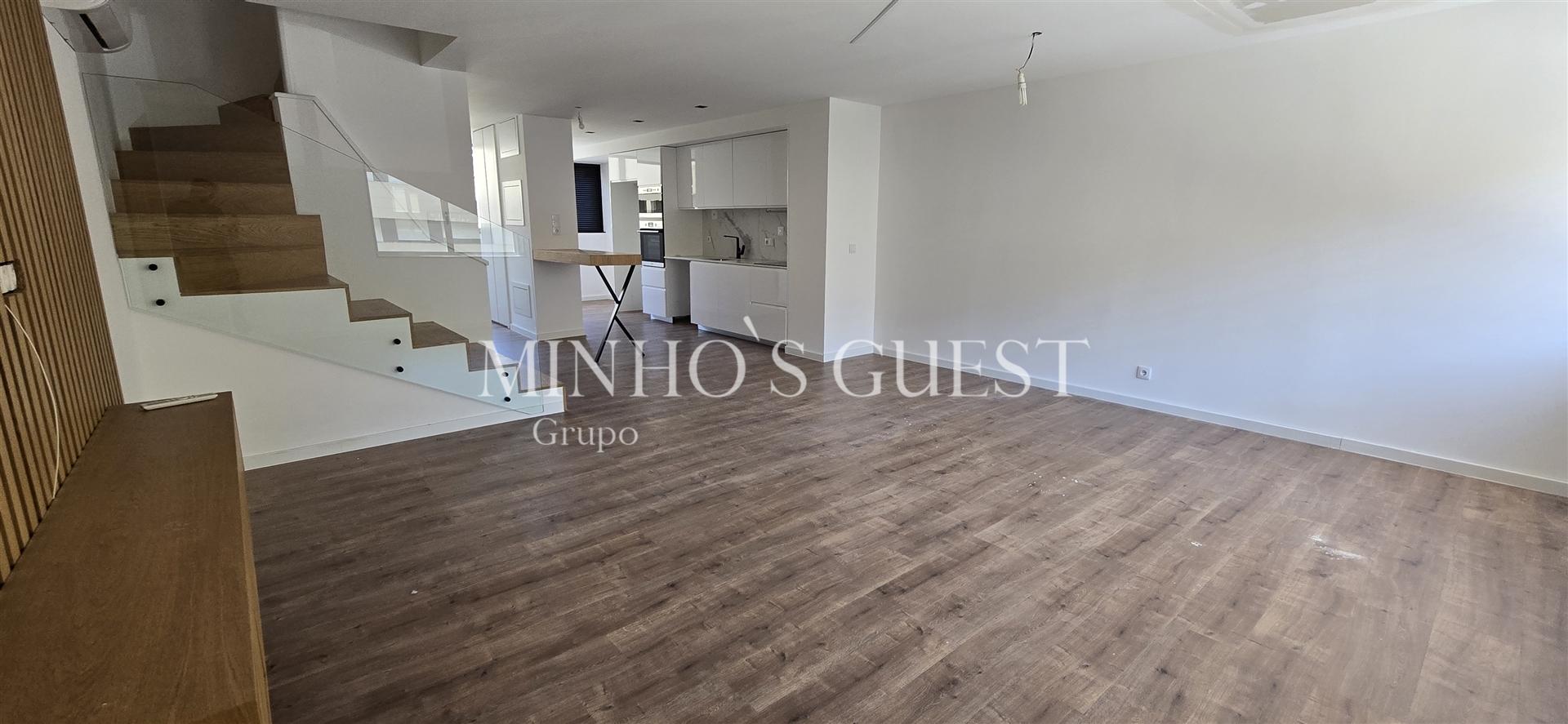 Apartamento T3 Duplex c/ 1 Suite, varanda e elevador - Real, Braga