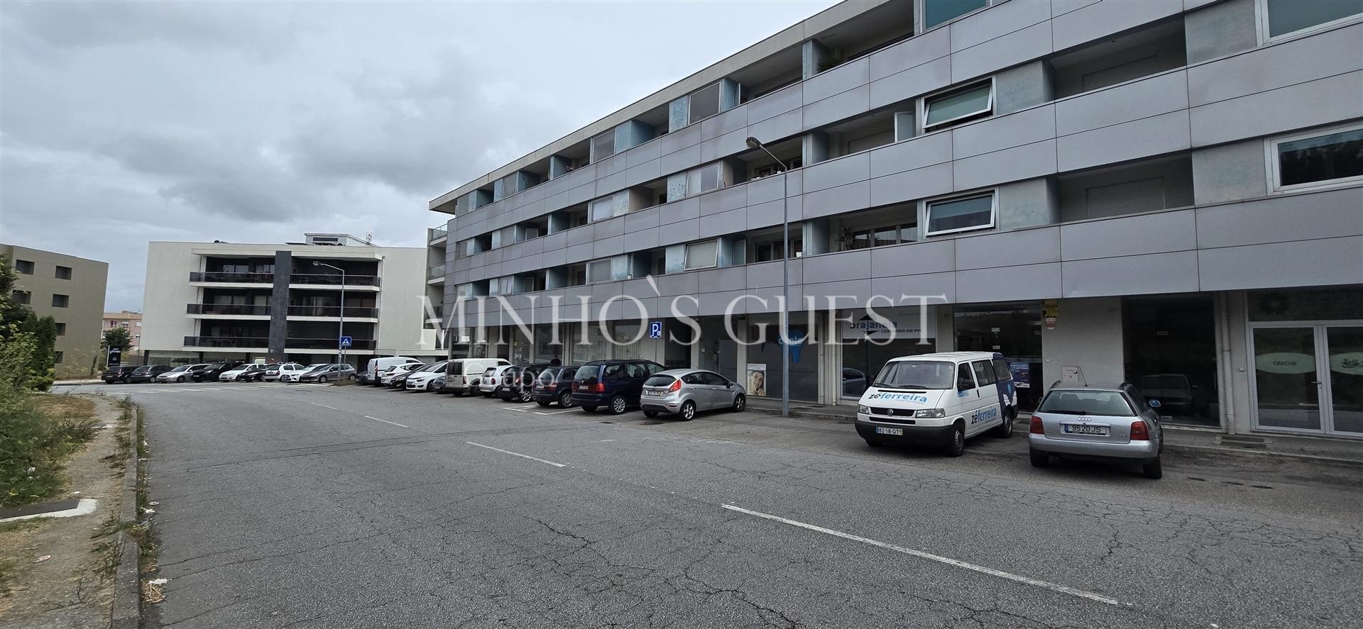 Apartamento T3 vista para o Bom Jesus e Sameiro c/ elevador e garagem fechada - Ferreiros, Braga