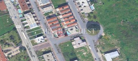 Moradia V4 Individual á venda em Estrutura - Palmeira, Braga