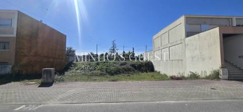 Moradia V4 Individual á venda em Estrutura - Palmeira, Braga