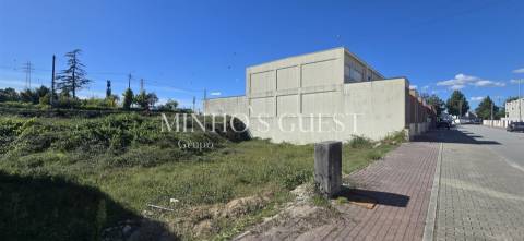 Moradia V4 Individual á venda em Estrutura - Palmeira, Braga