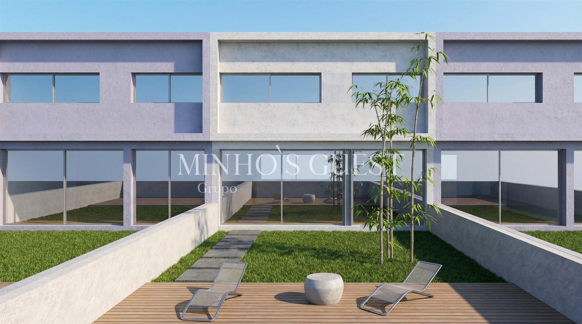 Moradia V4 Individual á venda em Estrutura - Palmeira, Braga