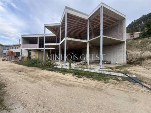 Empreendimento Turístico Único em Rio Caldo - Gerês – Investimento de Alta Rentabilidade!