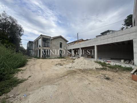Empreendimento Turístico Único em Rio Caldo - Gerês – Investimento de Alta Rentabilidade!