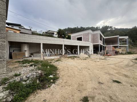 Empreendimento Turístico Único em Rio Caldo - Gerês – Investimento de Alta Rentabilidade!