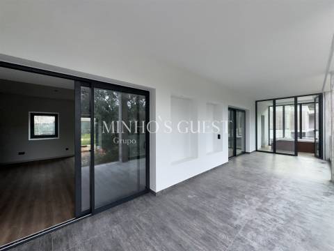 Empreendimento Turístico Único em Rio Caldo - Gerês – Investimento de Alta Rentabilidade!