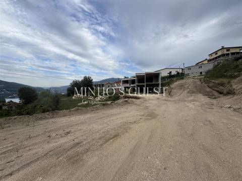 Empreendimento Turístico Único em Rio Caldo - Gerês – Investimento de Alta Rentabilidade!