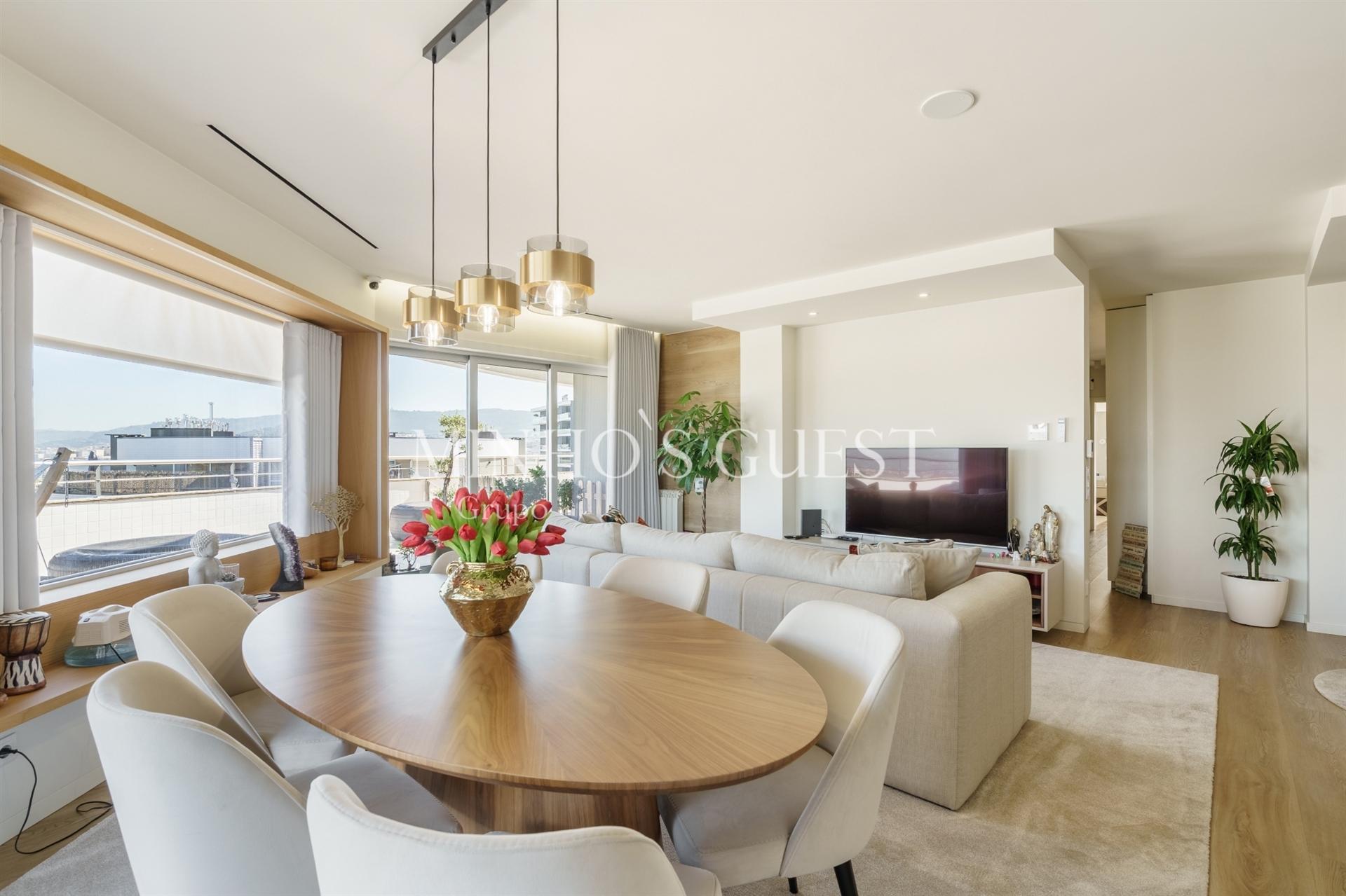 Penthouse T3 Luxuosa com Terraço Panorâmico c/ vista p/ Bom Jesus e Sameiro - Ferreiros, Braga