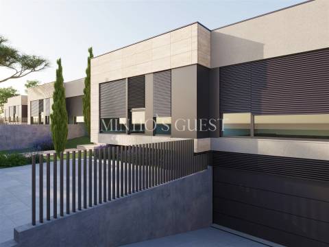 Moradia V3 de Luxo c/ 3 Suites e Piscina  - São Vítor, Braga