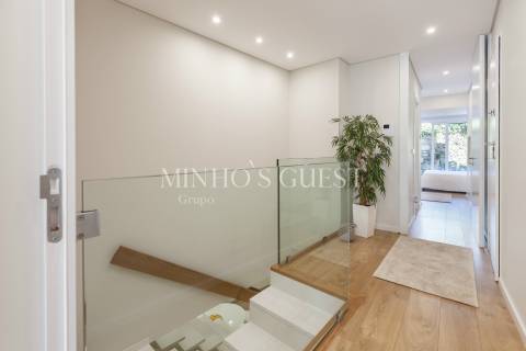 Apartamento T2 Duplex c/ Garagem e Jardim - Centro Histórico Braga