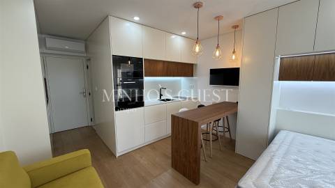 Apartamento T0 (pronto habitar) c/ varanda e vistas p/ Centro Histórico Braga