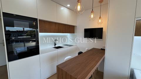 Apartamento T0 (pronto habitar) c/ varanda e vistas p/ Centro Histórico Braga