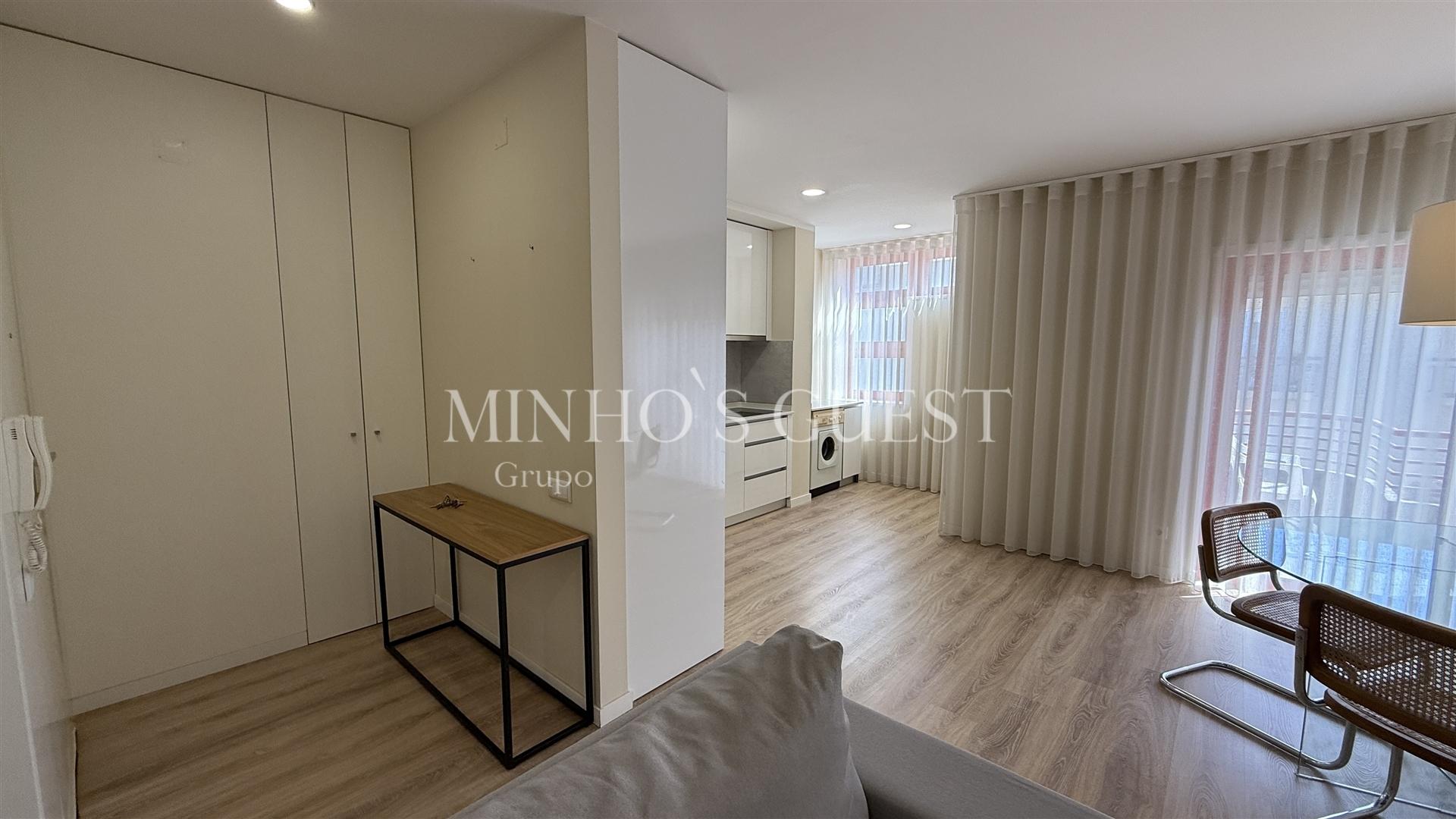 Apartamento T2 (pronto habitar) c/ ar-condicionado e garagem - Maximinos, Braga